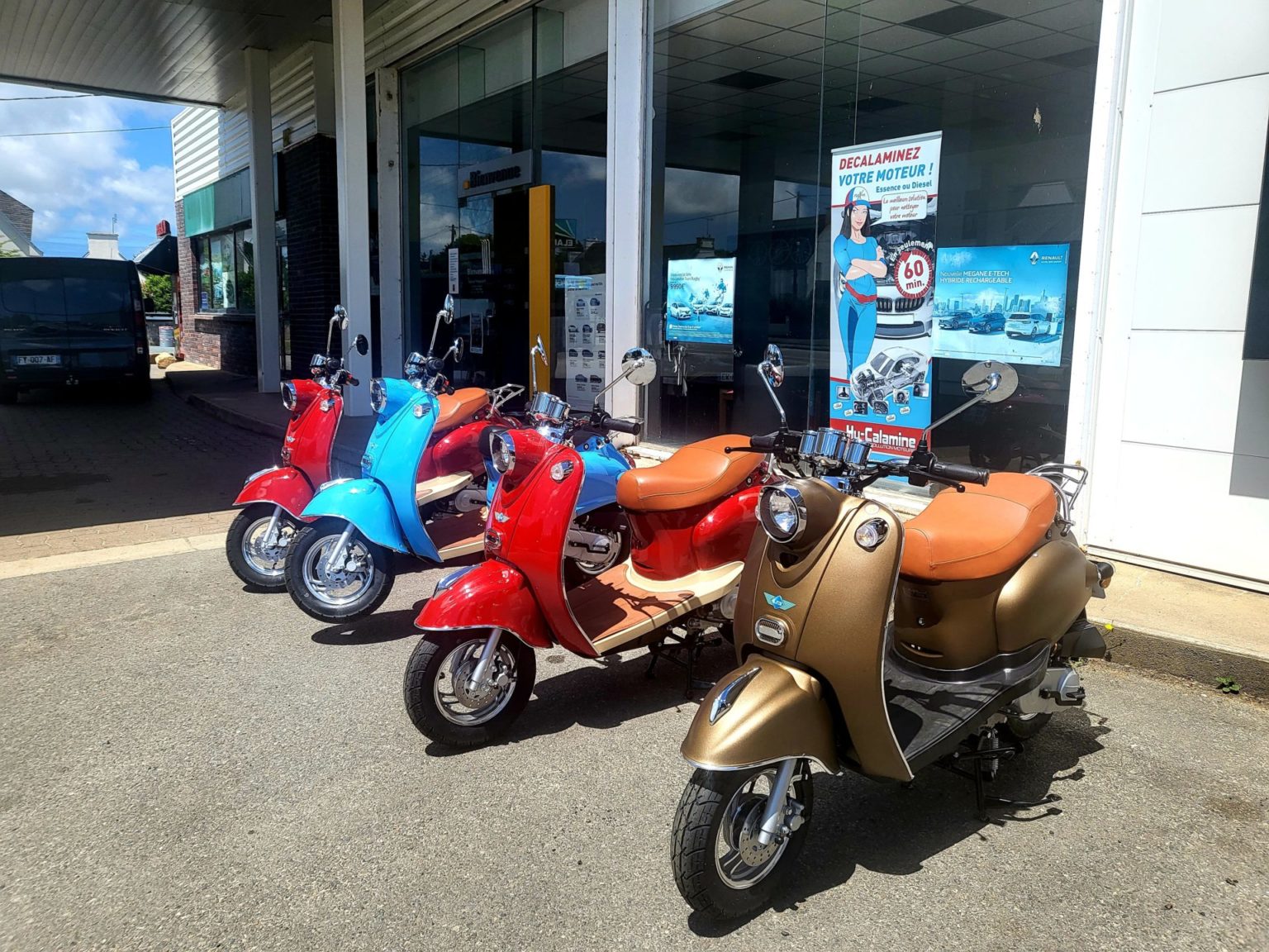 Location van aménagé minibus scooters Loctudy PontL'Abbé